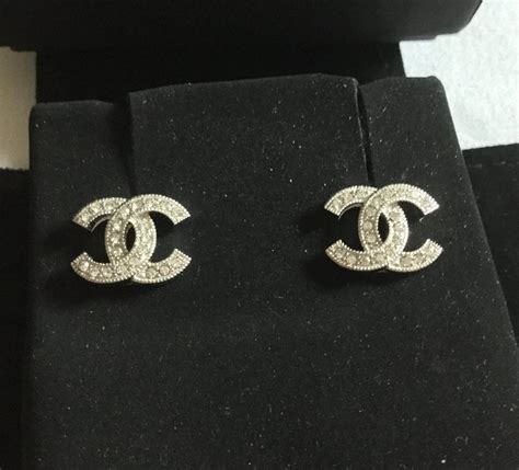 chanel earring 1 cm